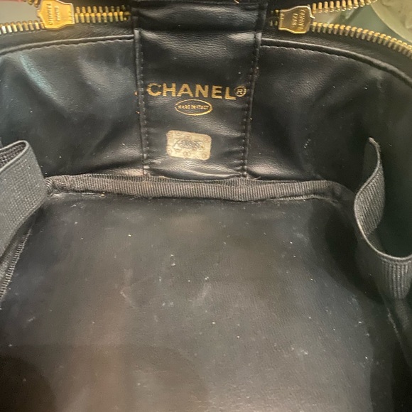 💯 authentic Chanel Timeless vanity case. - Picture 9 of 9